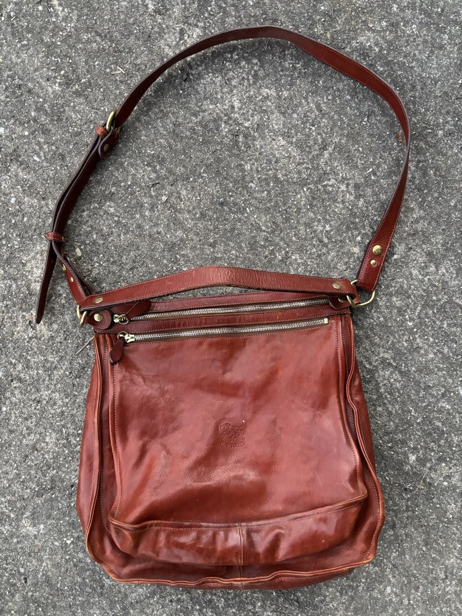 Taschen für Damen: Il Bisonte Handtasche Leder – Gebraucht aus Giswil von Miiichen