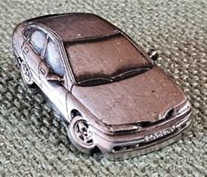 C419 - Pin Renault Laguna 3D Paris