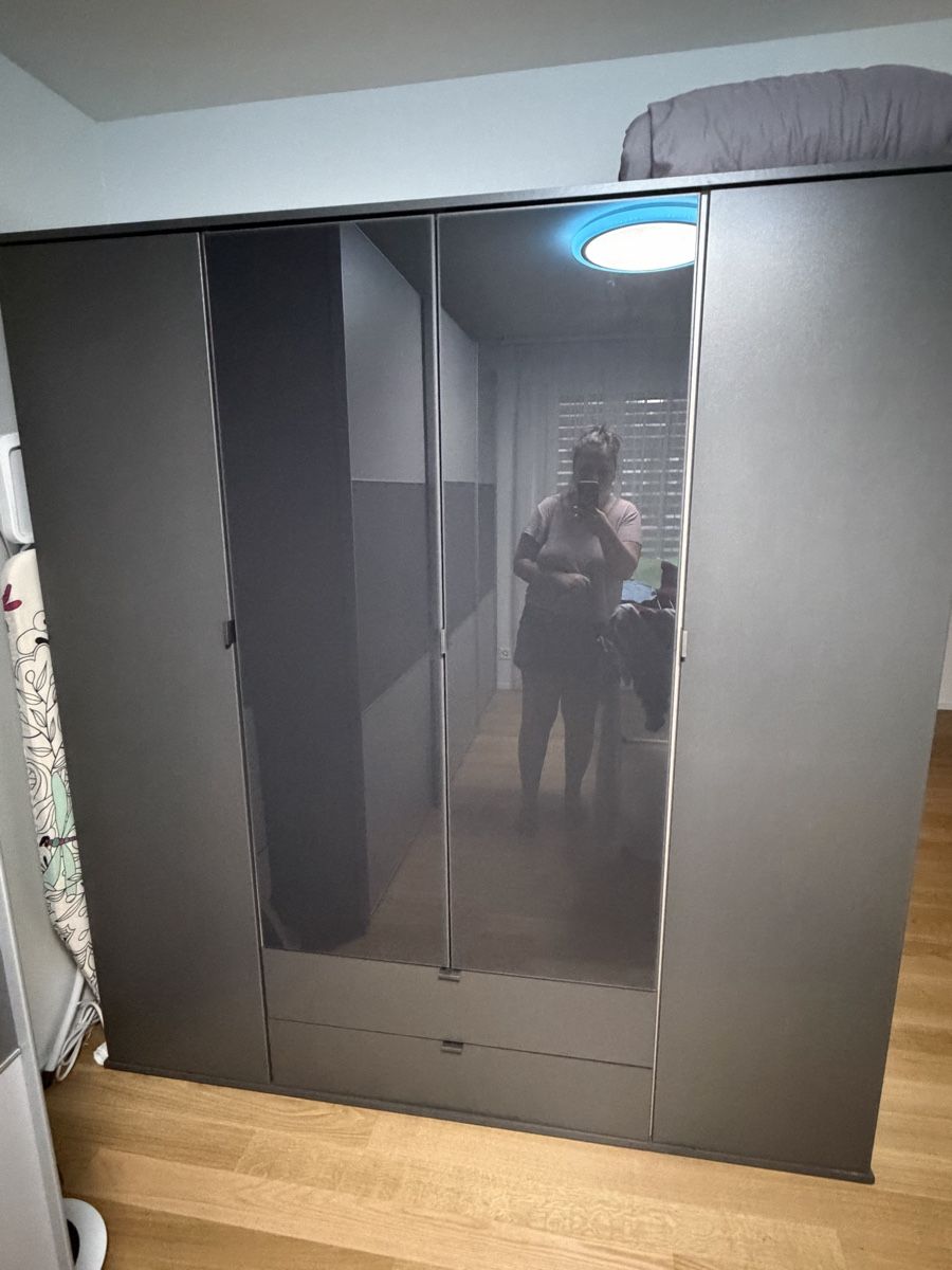 Armadi: Schwarzer Schrank – Nuovo (secondo la descrizione) da Bassersdorf venduto da sof_xgc5