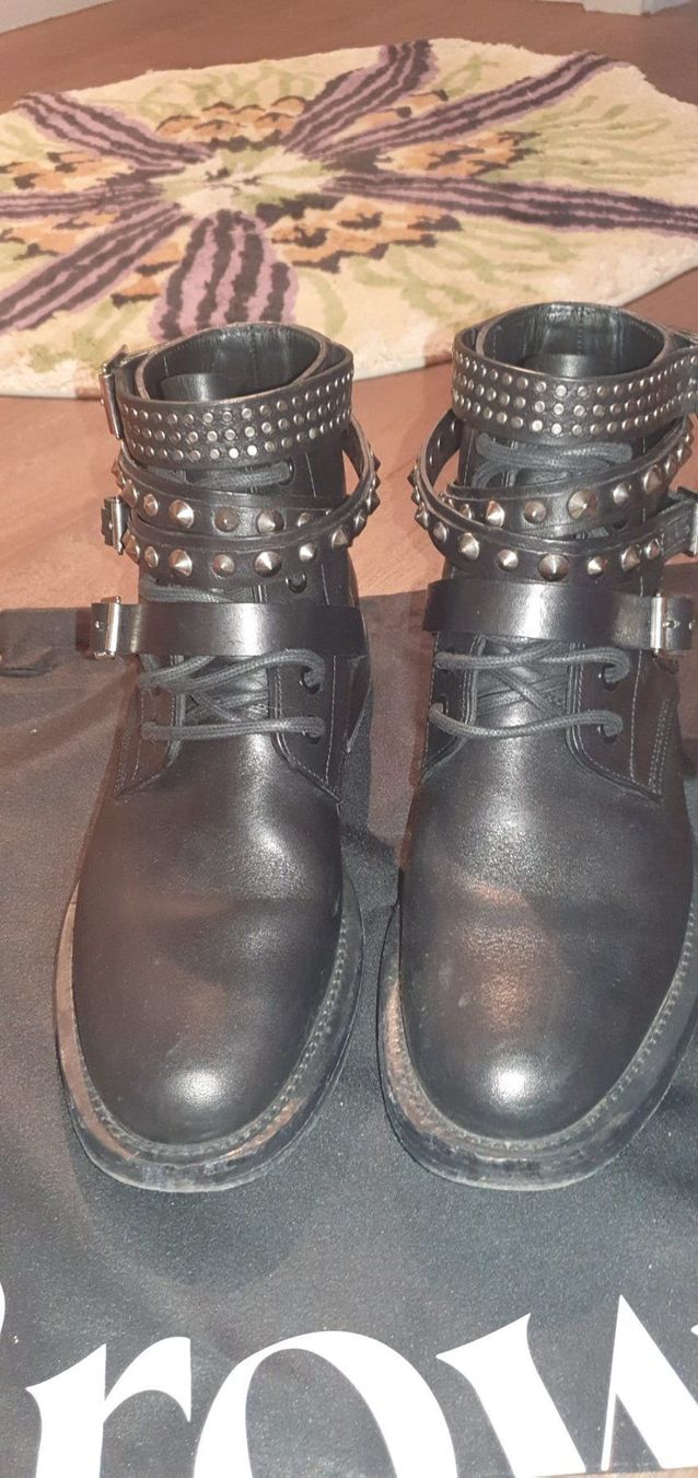 Saint Laurent Damenschuhe: Bottes Saint Laurent - IT 38 – Gebraucht aus St-Sulpice VD von juhdu 6