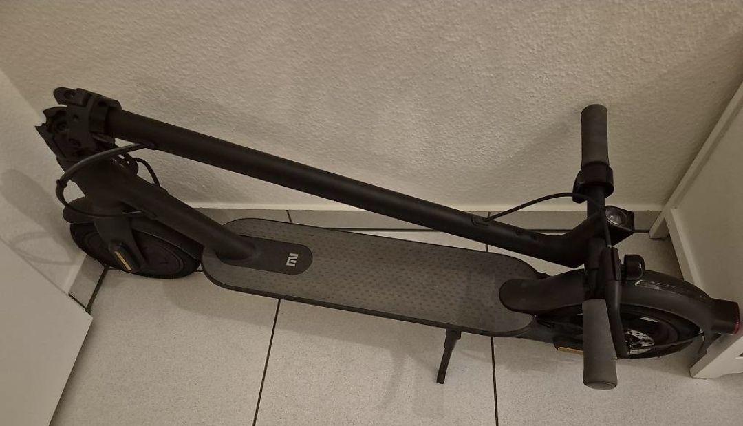 Scooters: Xiaomi e-Scooter Essential schwarz mit Garantie – D'occasion à Binningen par Mousse_au_Shoppola 3