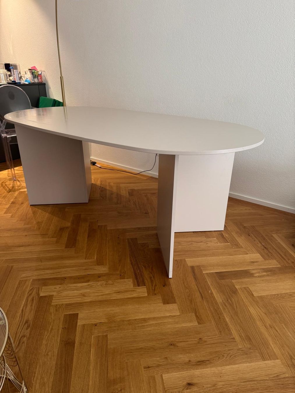 Tische: Esstisch oval hellgrau 200x100cm guter Zustand – Gebraucht aus Blauen von Casi7 2
