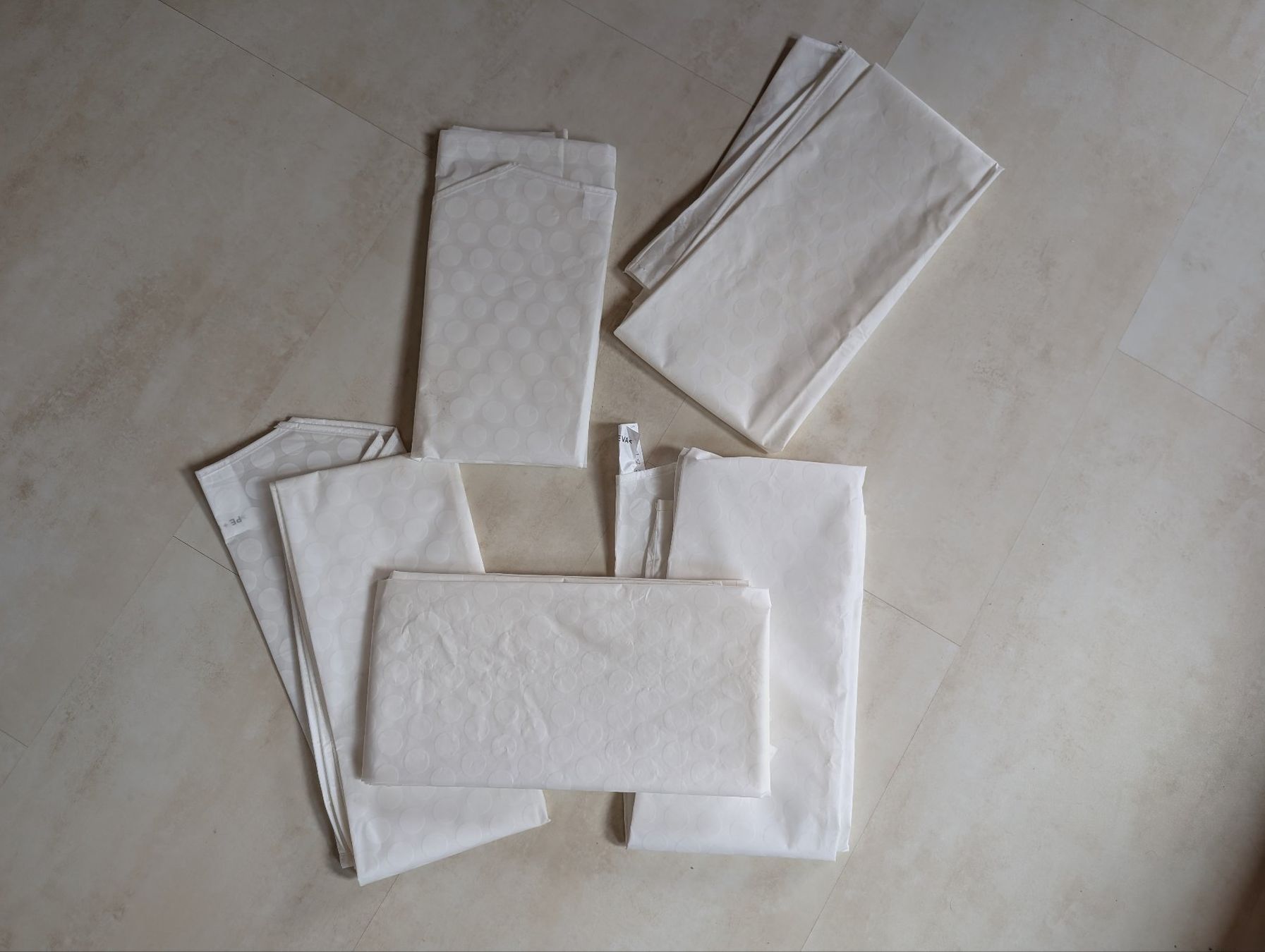 Ikea Guardaroba: IKEA Kleidersäcke – Usato da Weesen venduto da Allan_Sche_Sar