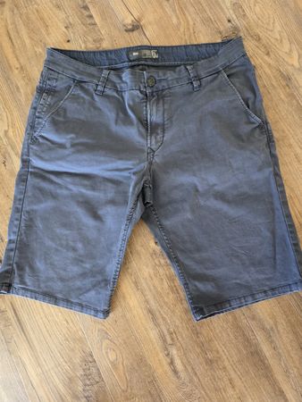 Herren Shorts Grösse W33 dunkelgrau guter Zustand