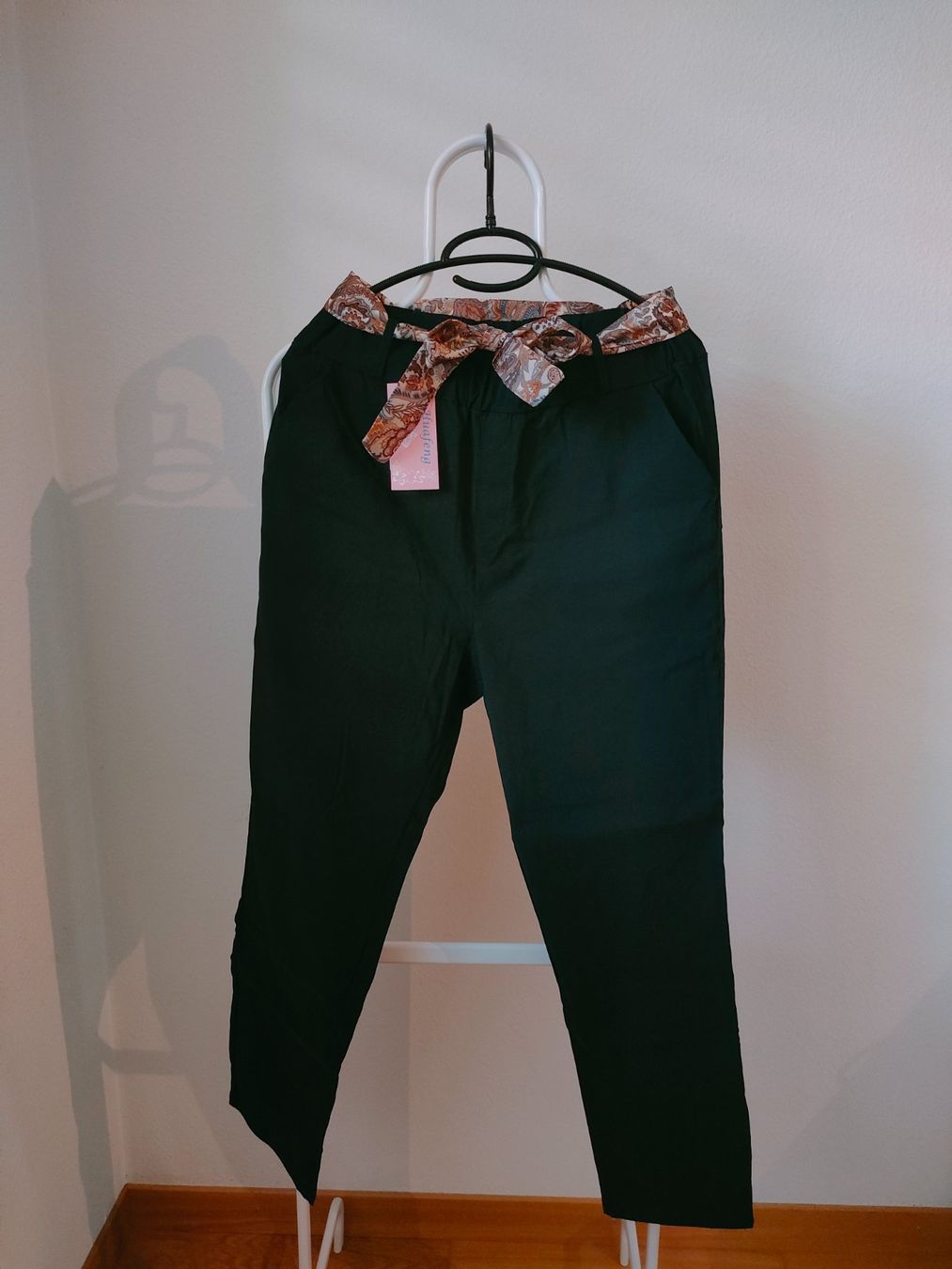 Pantaloni: Wunderschöne Damen Hose schwarz mit Gürtel – Nuovo (secondo la descrizione) da Dietikon venduto da MJ_Sporting 2
