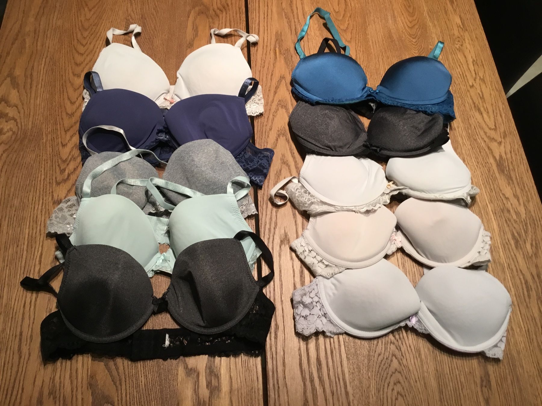 Altra biancheria intima: 10 Damen BHs Grösse 80C – Usato da Würenlos venduto da Tina48