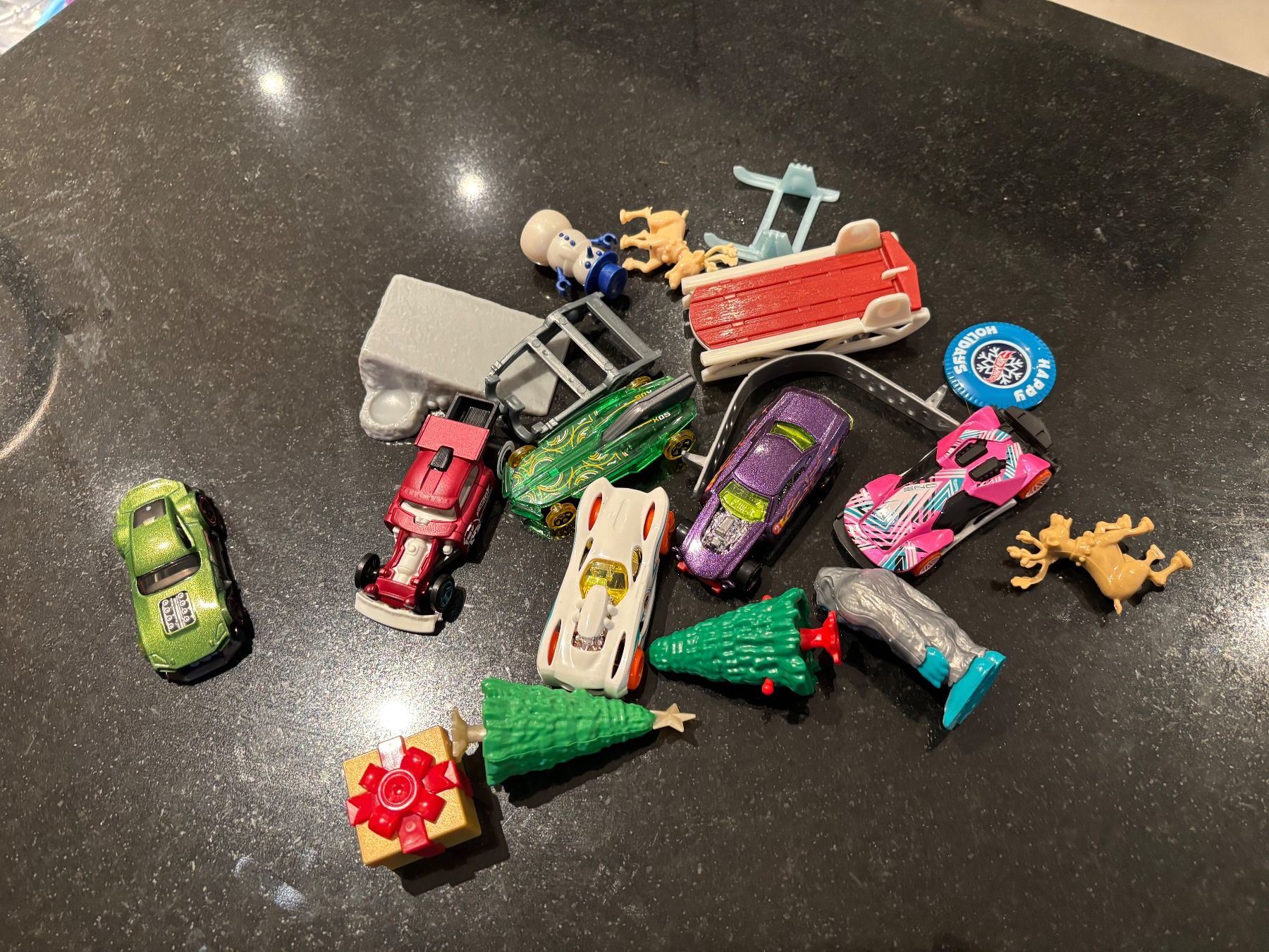 Hot Wheels Calendari: voitures Hot Wheels calendrier de l’avent neuf – Nuovo (secondo la descrizione) da Salvenach venduto da gwenwywar 3
