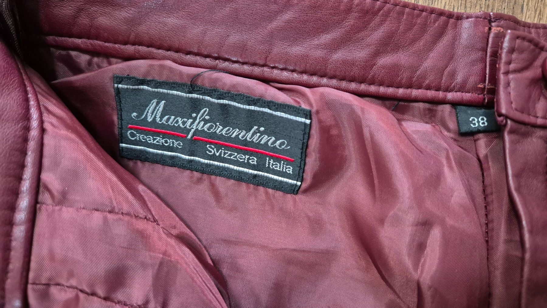 Pantaloni: Raspberry pink vintage leather pants size 38 – Usato da Zürich venduto da monadiederich 2