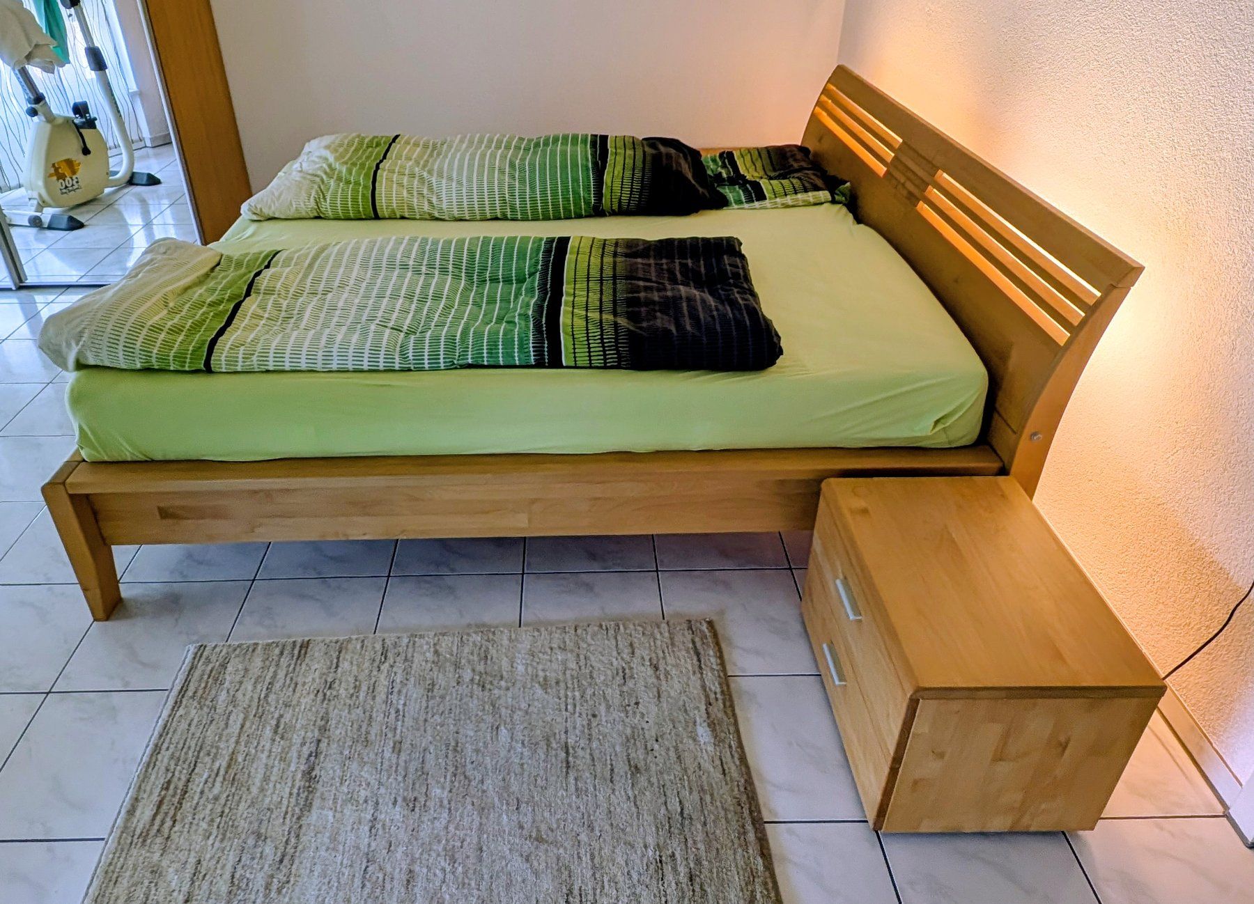 Letti: Holzbett mit Nachttischen geölt – Usato da Amriswil venduto da rabi66 1