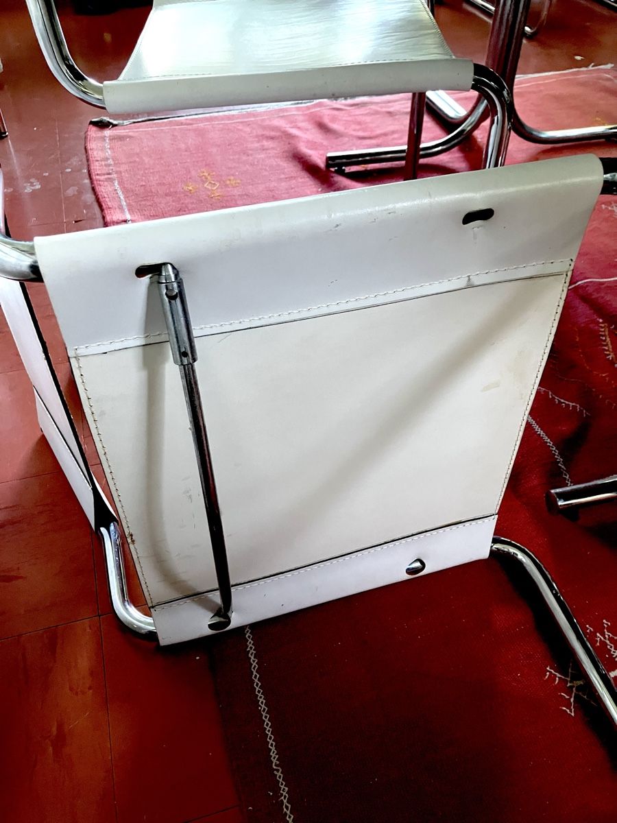 Stühle: 4 weisse Design Stühle – Gebraucht aus Küsnacht ZH von Aporetico 2