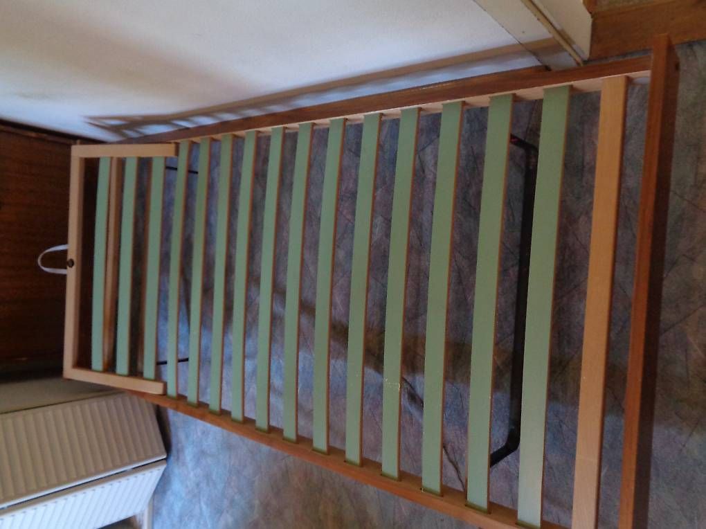 Letti: Bett mit Lattenrost (2 Stk.) – Usato da Zollikofen venduto da las_28y2 3