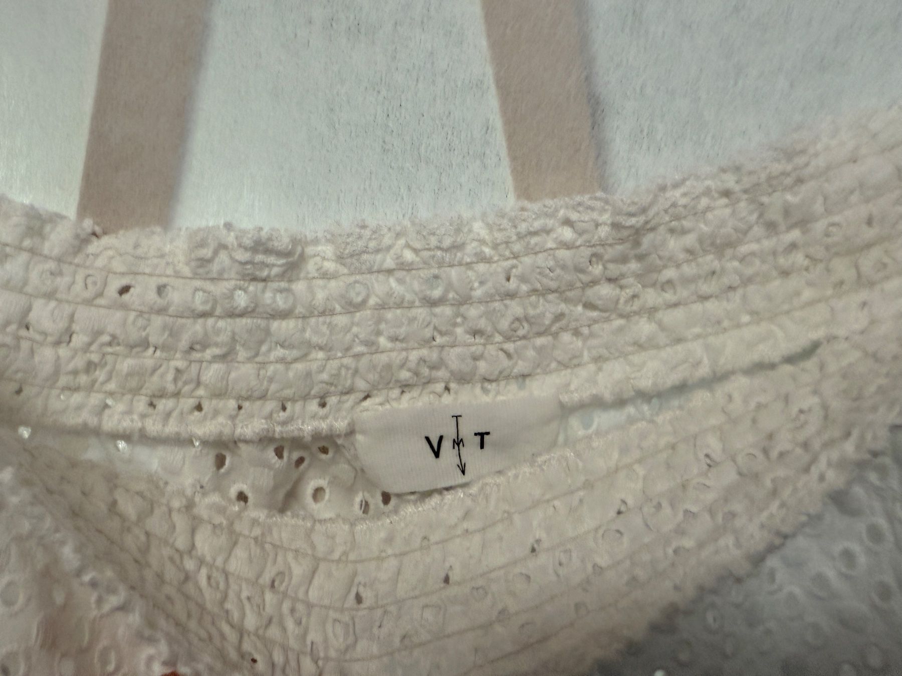Top: Pretty white summer top – Nuovo (secondo la descrizione) da Grund b. Gstaad venduto da PlageNeigeplus 7