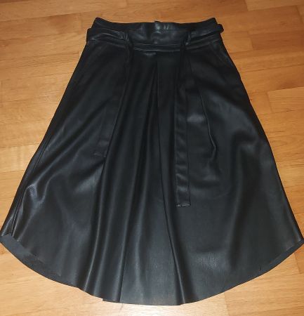 Damen Kunstlederrock Schwarz ungetragen Gr. 38