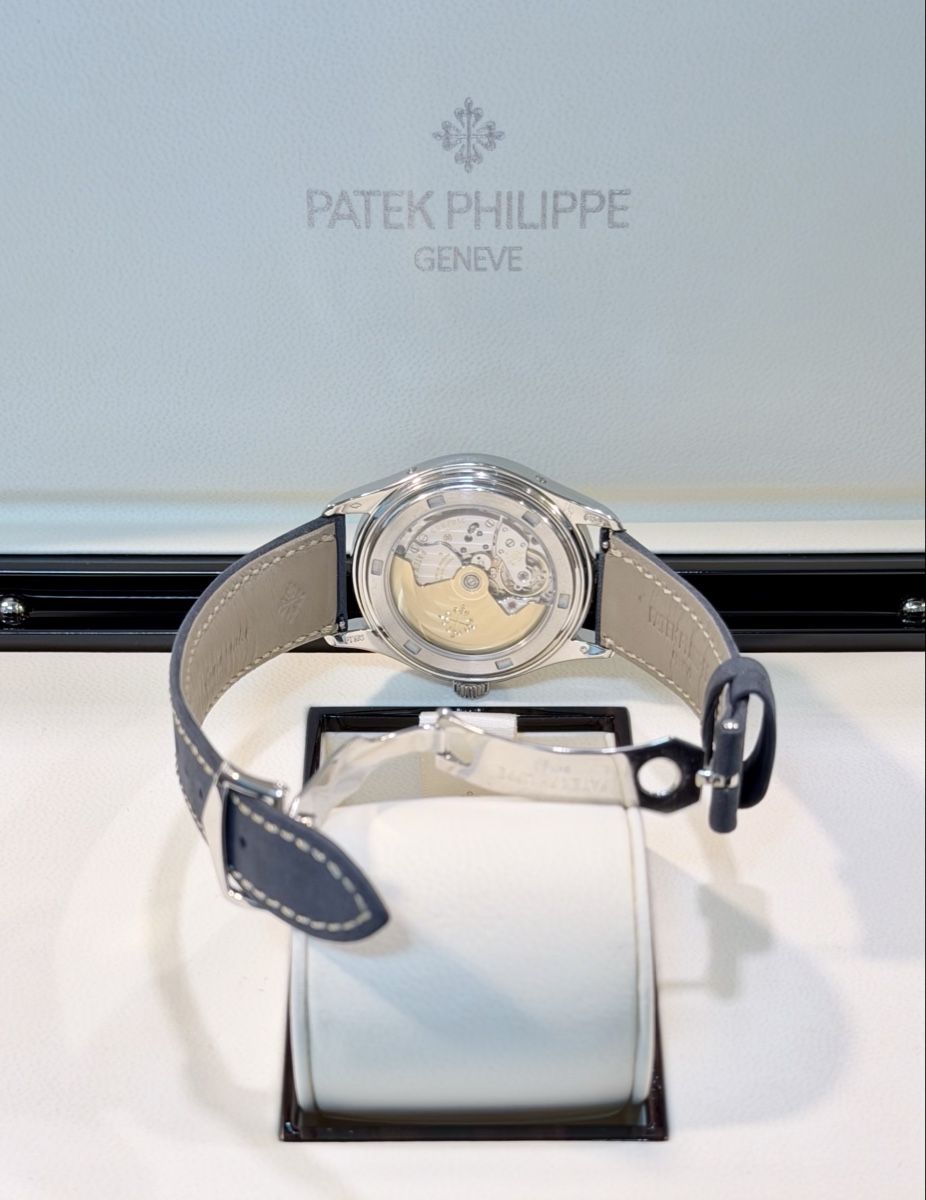 Patek Philippe Orologi: Patek Philippe Annual Calendar 5146P CH-Fullset – Usato da Zürich venduto da WATCHROOM 8