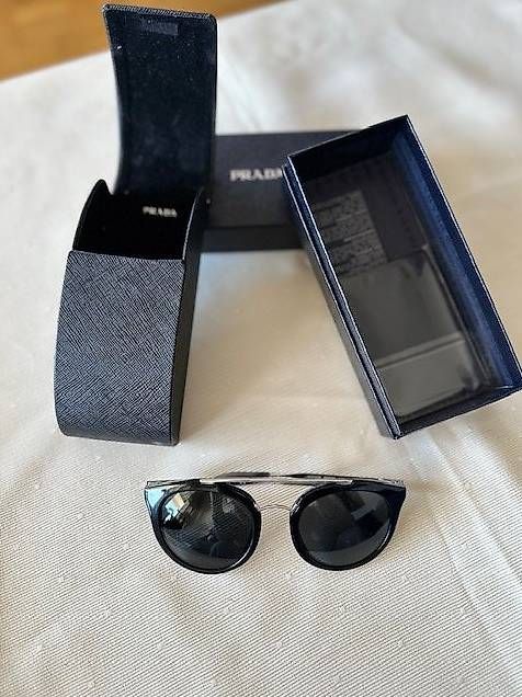 Prada Lunettes & Verres: Occhiali Prada – D'occasion à Balerna par koc_2zyj