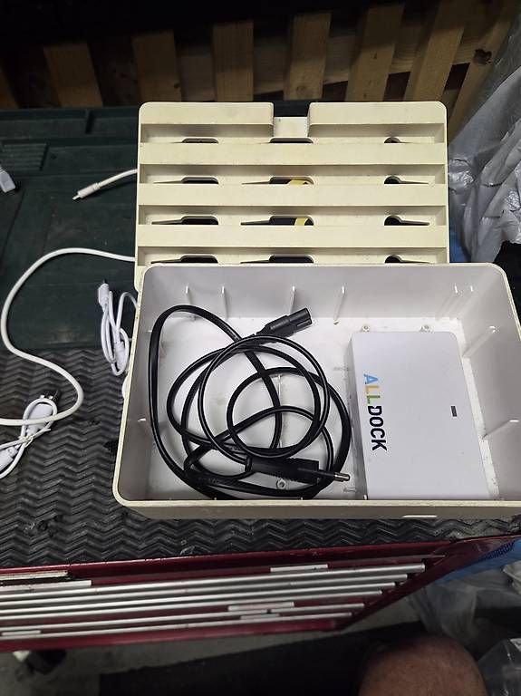 Caricabatterie: Ladestation usb  – Usato da Spreitenbach venduto da Brm4 1