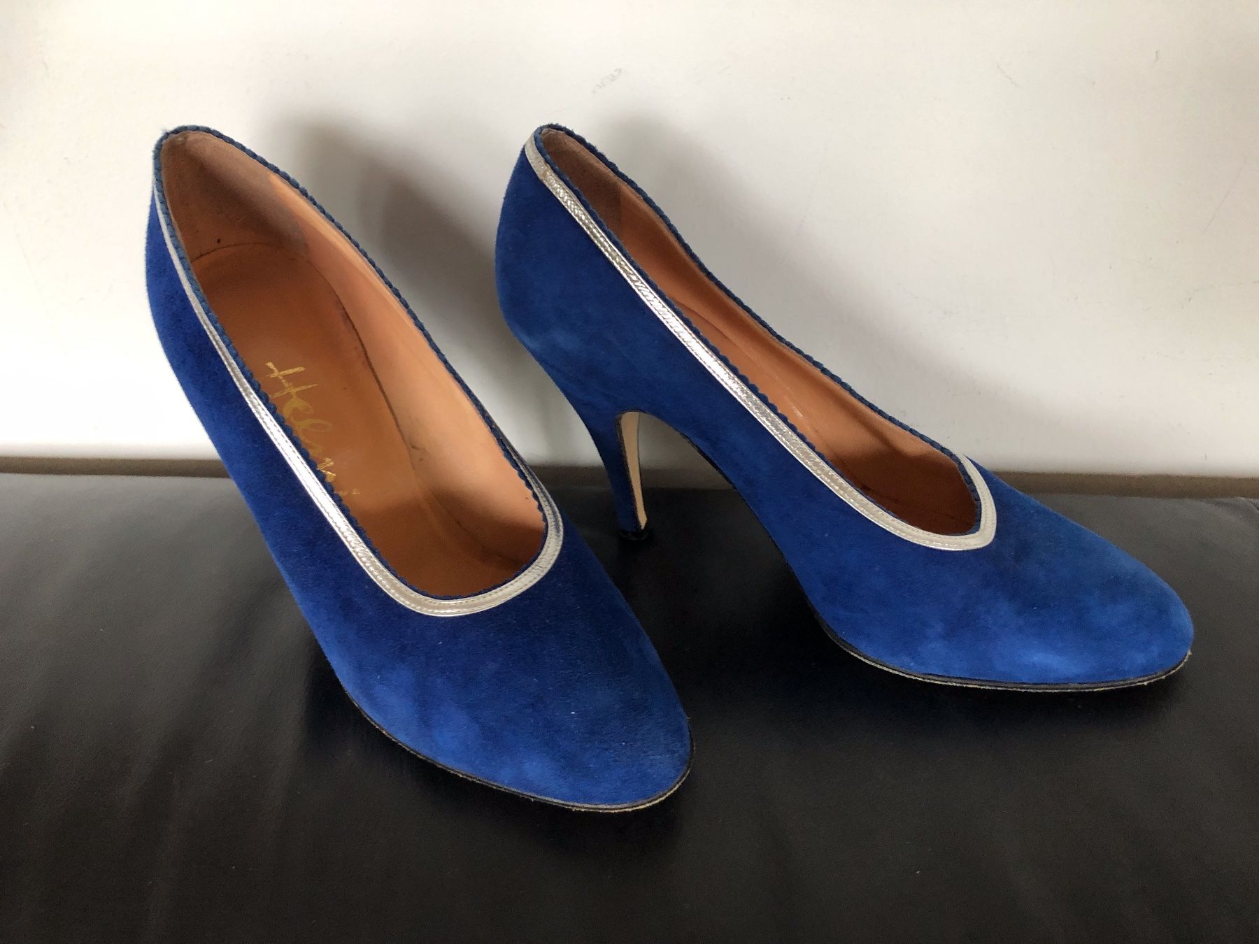 Damenschuhe: Elegante blaue Wildleder Pumps Gr. 37 – Gebraucht aus Zürich von Octopus-275
