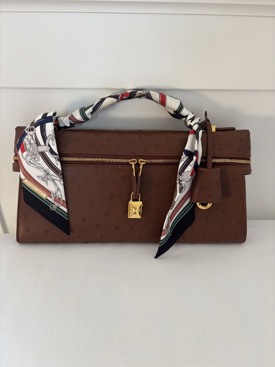 Loro Piana Borse da donna: Loro Piana Extra Pocket L19 in Straussenleder – Nuovo (secondo la descrizione) da Zollikon venduto da han_rvt8