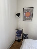 Schwarze Ständerlampe