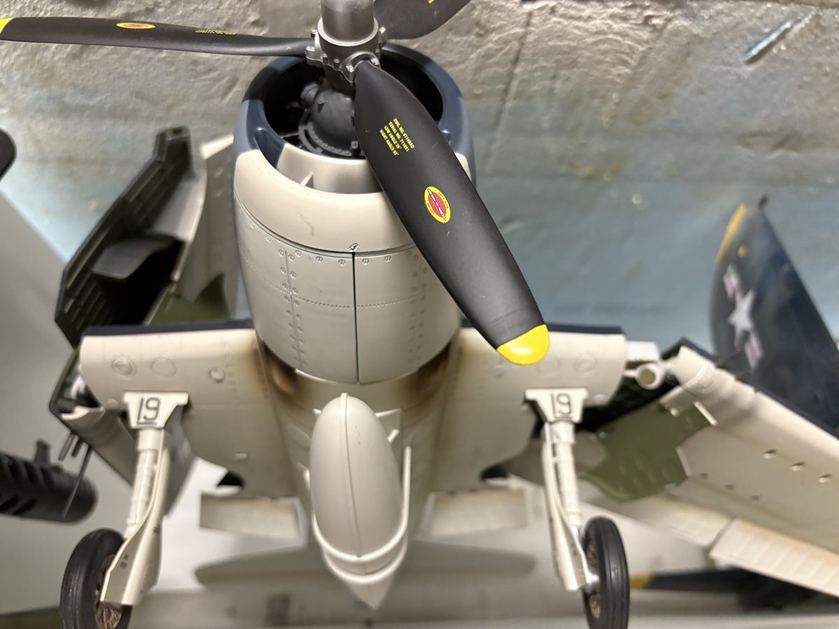 Modellbausätze & Standmodelle: Elite Force F4 Hellcat 1/18 – Gebraucht aus Villarimboud von hampton2012 5