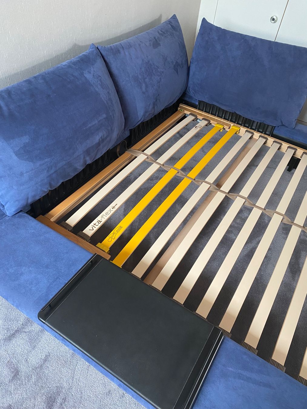 Letti: Lit double Ligne Roset, modèle Peter Maly – Usato da Porrentruy venduto da rcortesi 1