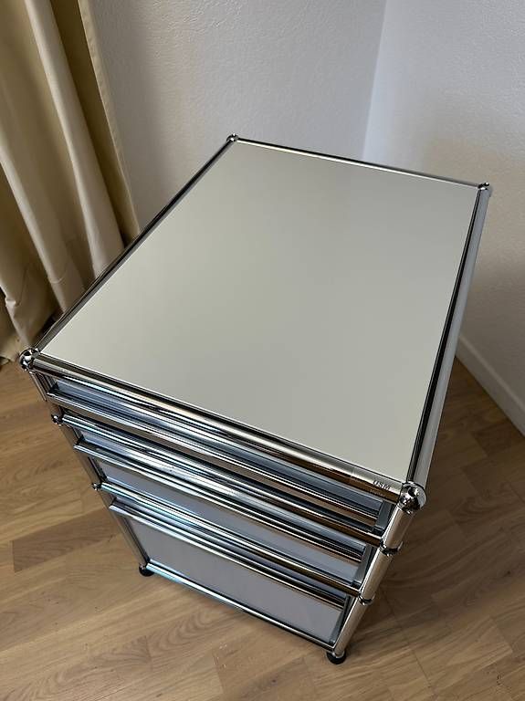 USM Banconi: Caisson sur pieds USM Haller en Gris Clair // Ref. AY0423 – Usato da Ravoire venduto da ARKY_s 3