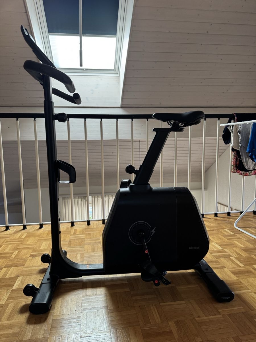 Decathlon Hometrainer: Vélo d’appartement Domyos – Nuovo (secondo la descrizione) da St-Blaise venduto da lar_nw5s 1