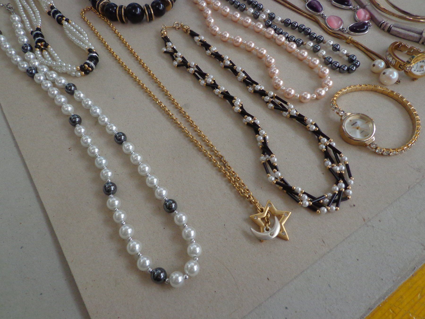 Altri gioielli: 1 Posten Modeschmuck + 2 Modeuhren ab 1.- – Usato da Zofingen venduto da schmidi67 5