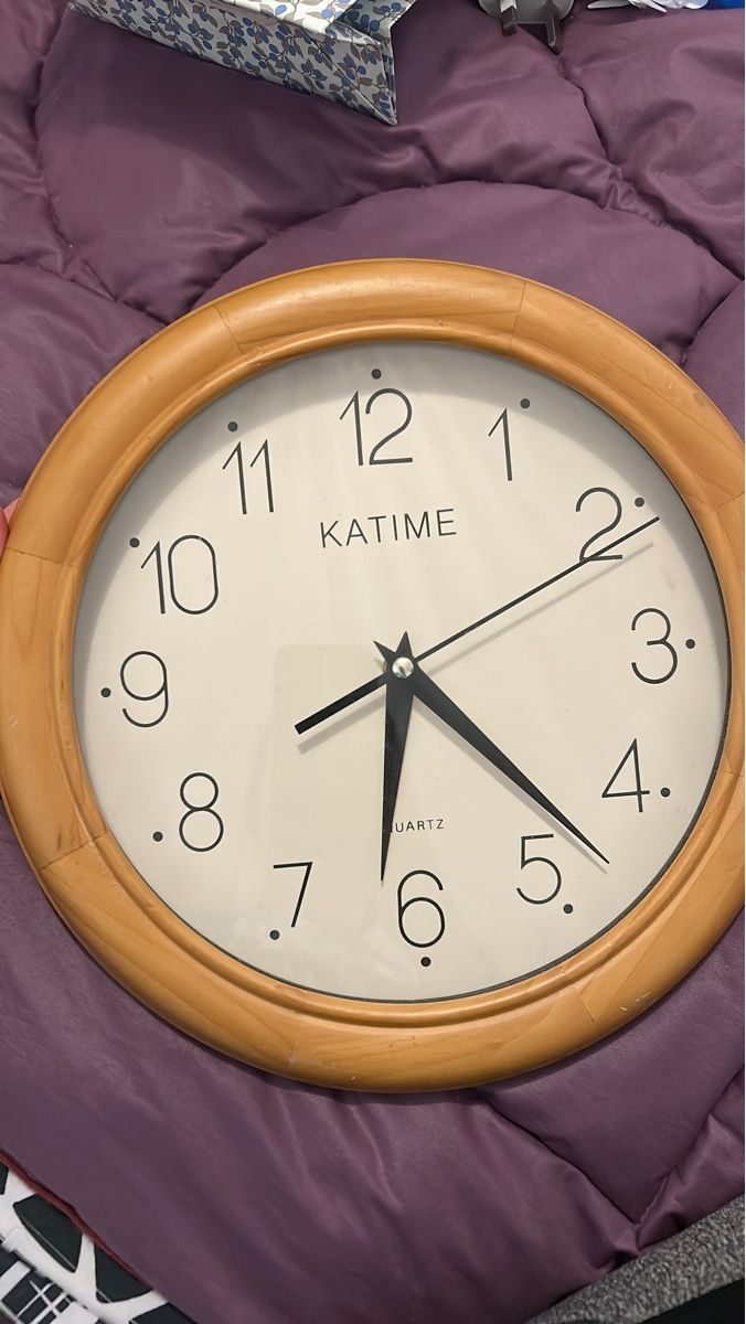 Orologi da terra & Orologi da parete: KATIME Quartz Wall Clock, Wood Frame, Classic Design – Usato da Lausanne venduto da dre_th8k
