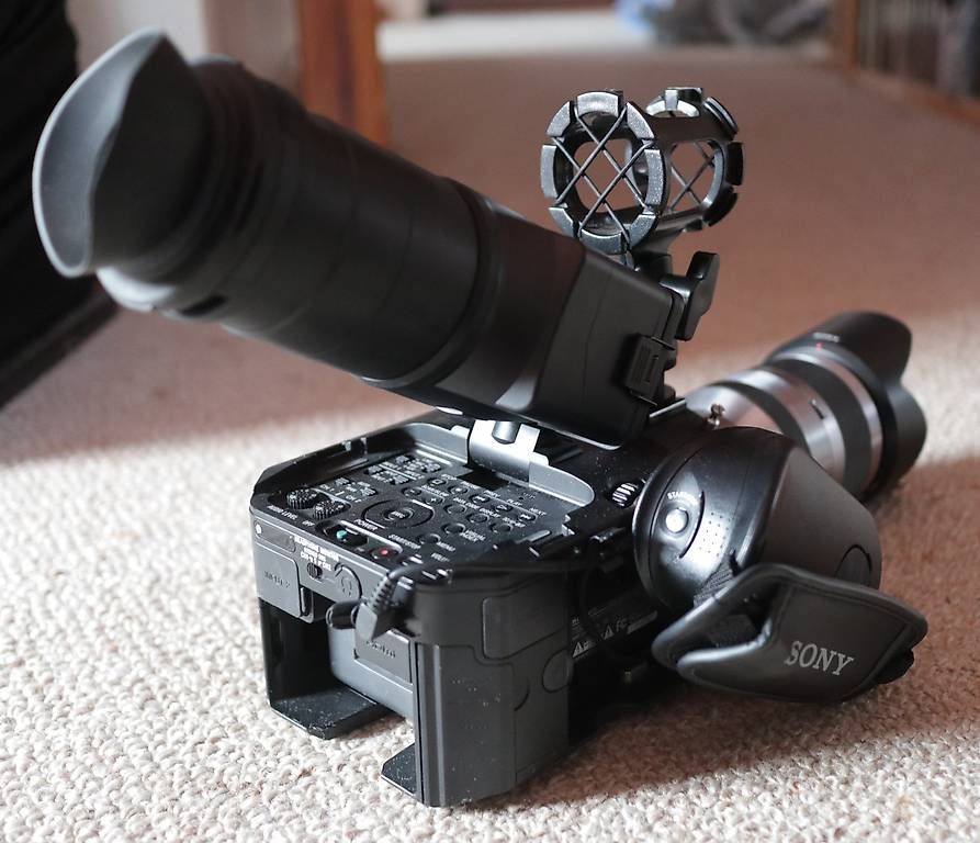 Sony Videocamere: Camera pro Sony NEX FS 100 – Usato da Vaulion venduto da akedia 1