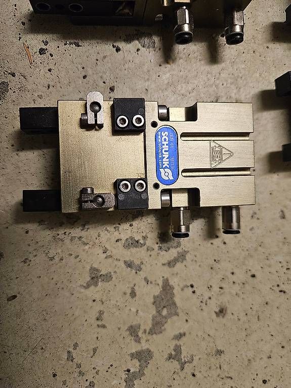 Festo Altro per industria metallurgica: Hochpräzision maschinen teile – Usato da Illgau venduto da str_7slz 3