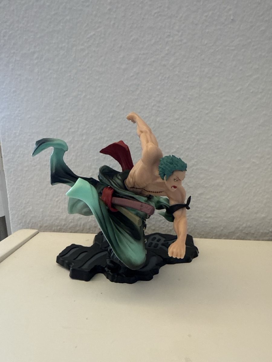 Bandai Statuette: One piece Figur Roronoa Zoro – Usato da Stäfa venduto da elfen77