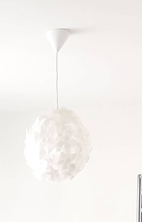 Lampes: Suspension blanche - lot de 2 – D'occasion à Lausanne par dya_tkc9