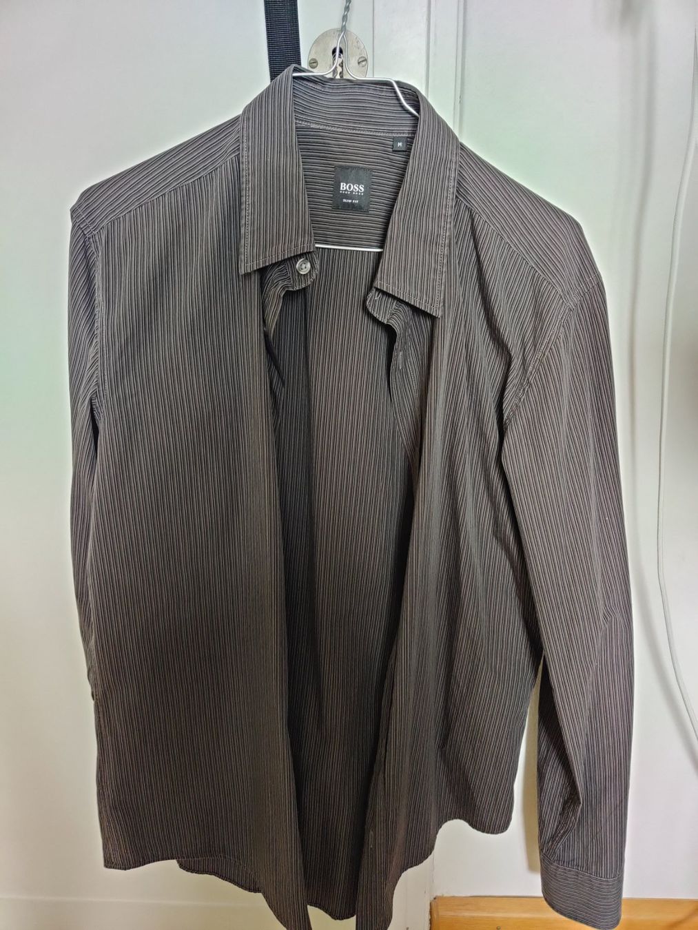 Camicie: Herrenhemd Boss gestreift Grösse M – Usato da Basel venduto da ili_j29z
