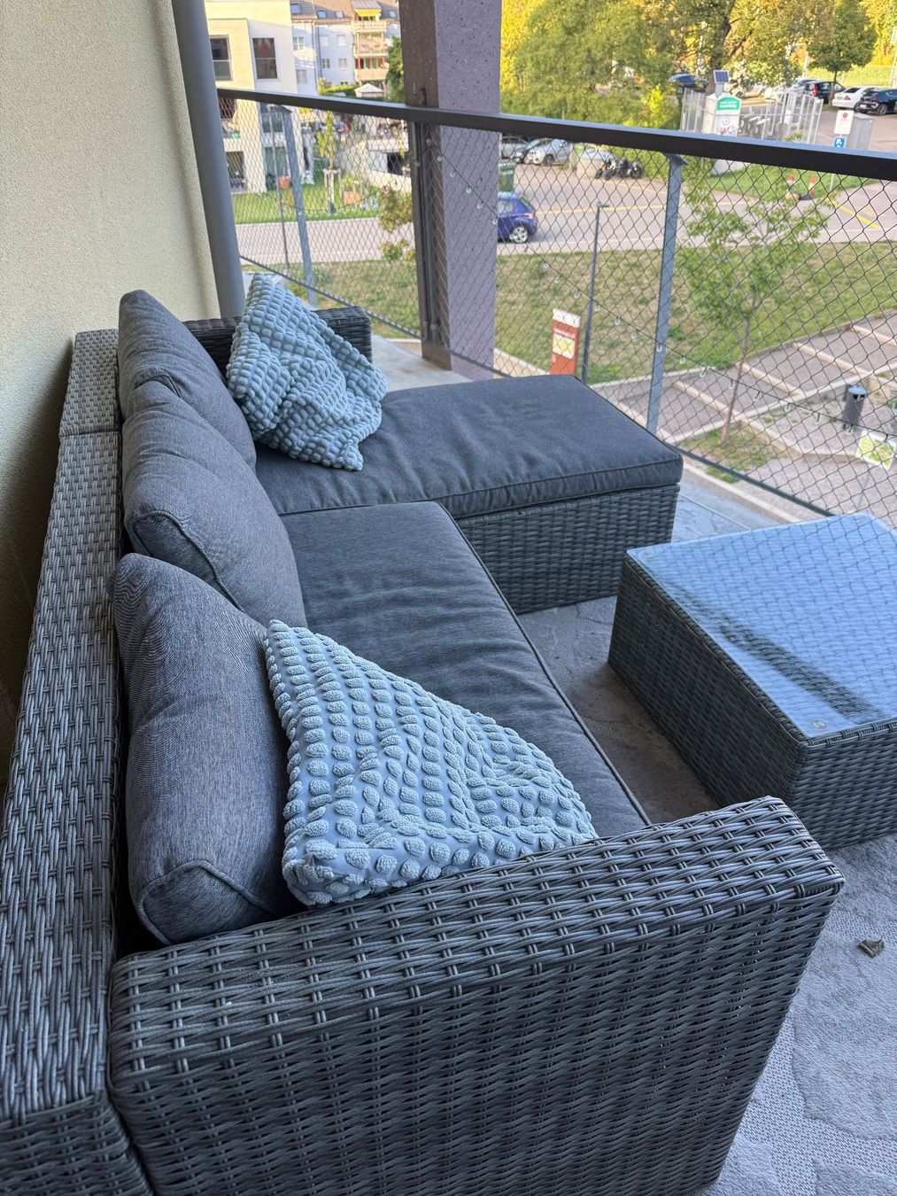 Divani: Lounge Set Rattanoptik grau mit Tisch – Usato da Sennhof (Winterthur) venduto da vanessa_n 1