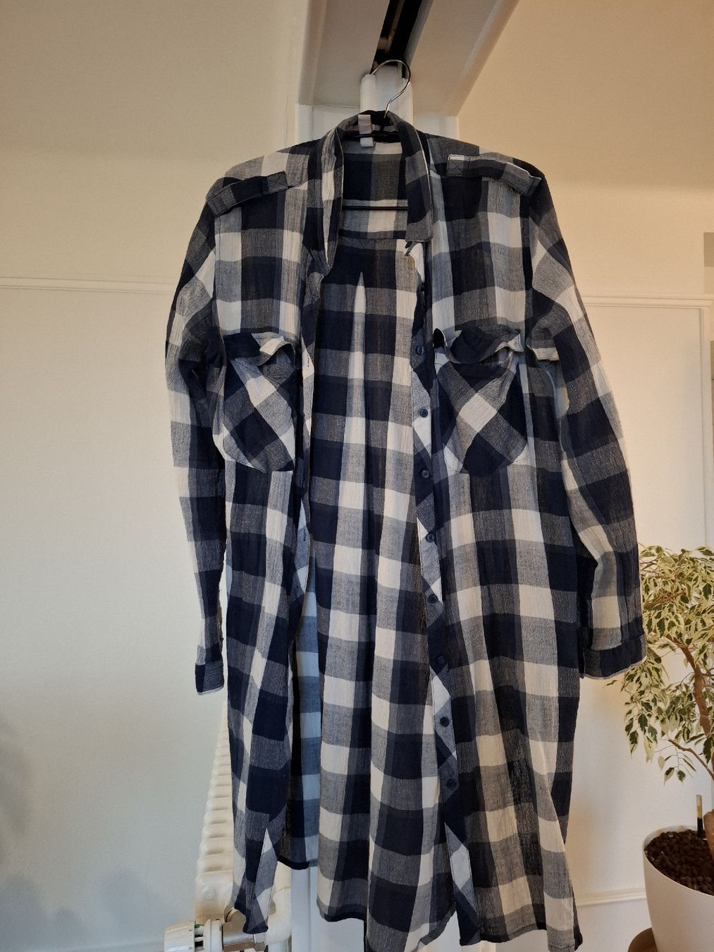 Camicette: Chemise longue – Usato da Neuchâtel venduto da FloKo88