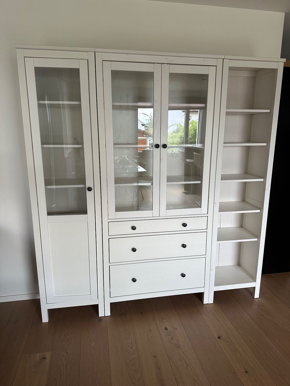 Ikea Vitrines: Hemnes Vitrine/Regal von IKEA – D'occasion à Pfäffikon ZH par annette_81