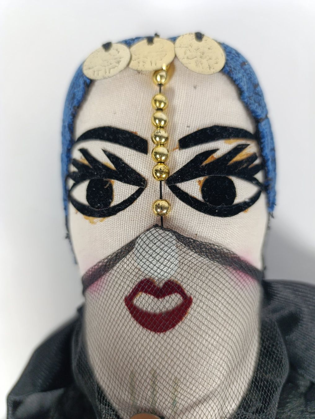 Bambole: Poupée bedouine égyptienne noire et bleu – Usato da Thielle venduto da Plusvalue_Neuchatel 2