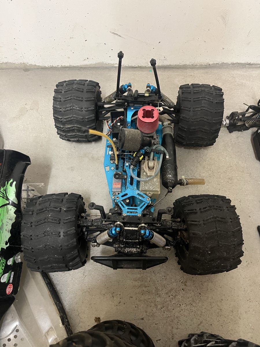 RC Modellbau: Zwei RC Model Monstertruck – Gebraucht aus Pratteln von Gren3 5