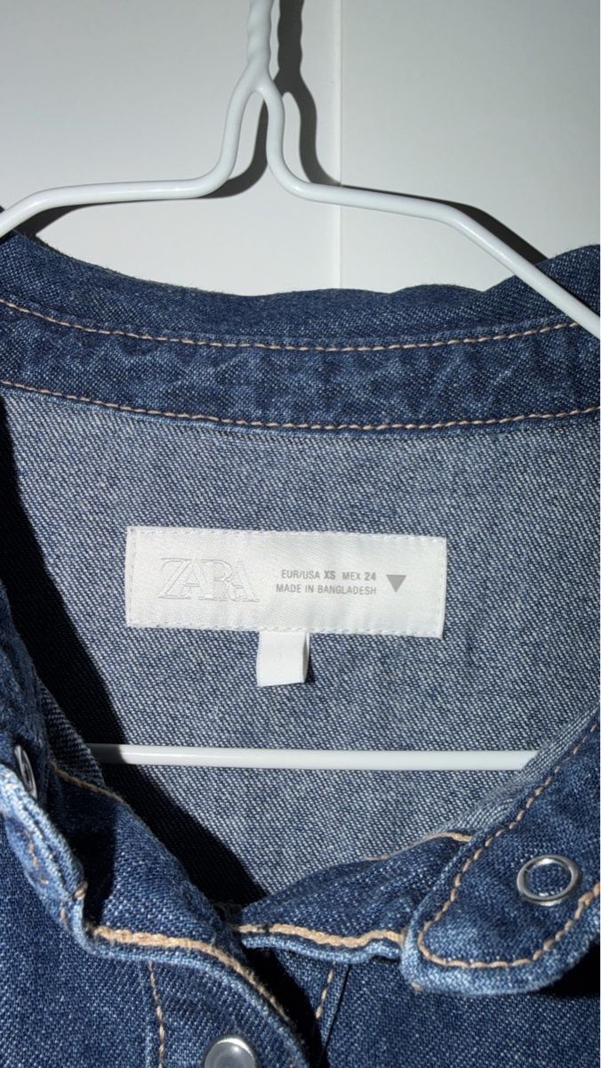 Zara Tops: ZARA CROPPED DENIM SHIRT – Gebraucht aus Genève von yav_9r9f 2