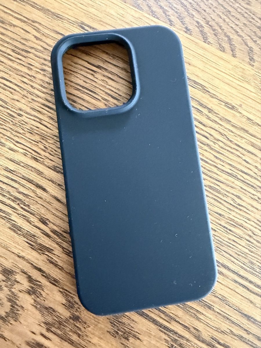 Cover & Protezioni schermo: Coque Apple iPhone 16 Pro noire - neuve – Nuovo e nell'imballaggio originale da Lausanne venduto da Stephaniesdressing