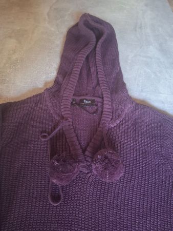 Robe pull avec capuchon col en V taille 40-42 marque BPC