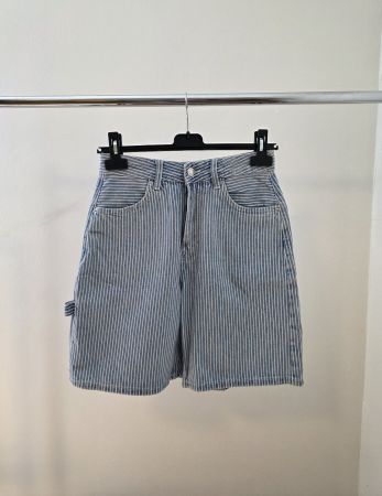 Gestreifte Jeans-Shorts Bershka