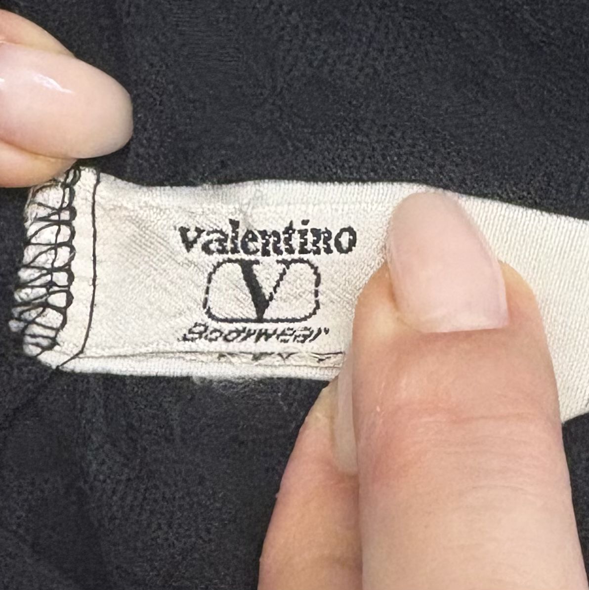 Valentino Top: Bellissimo top Valentino – Usato da Chiasso venduto da myt_k8rf 3