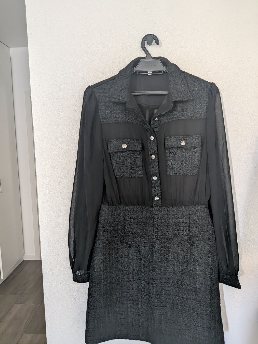 Morgan Robes: Morgan black tweed dress – Neuf (Voir description) à Morges par dhi_y2qk