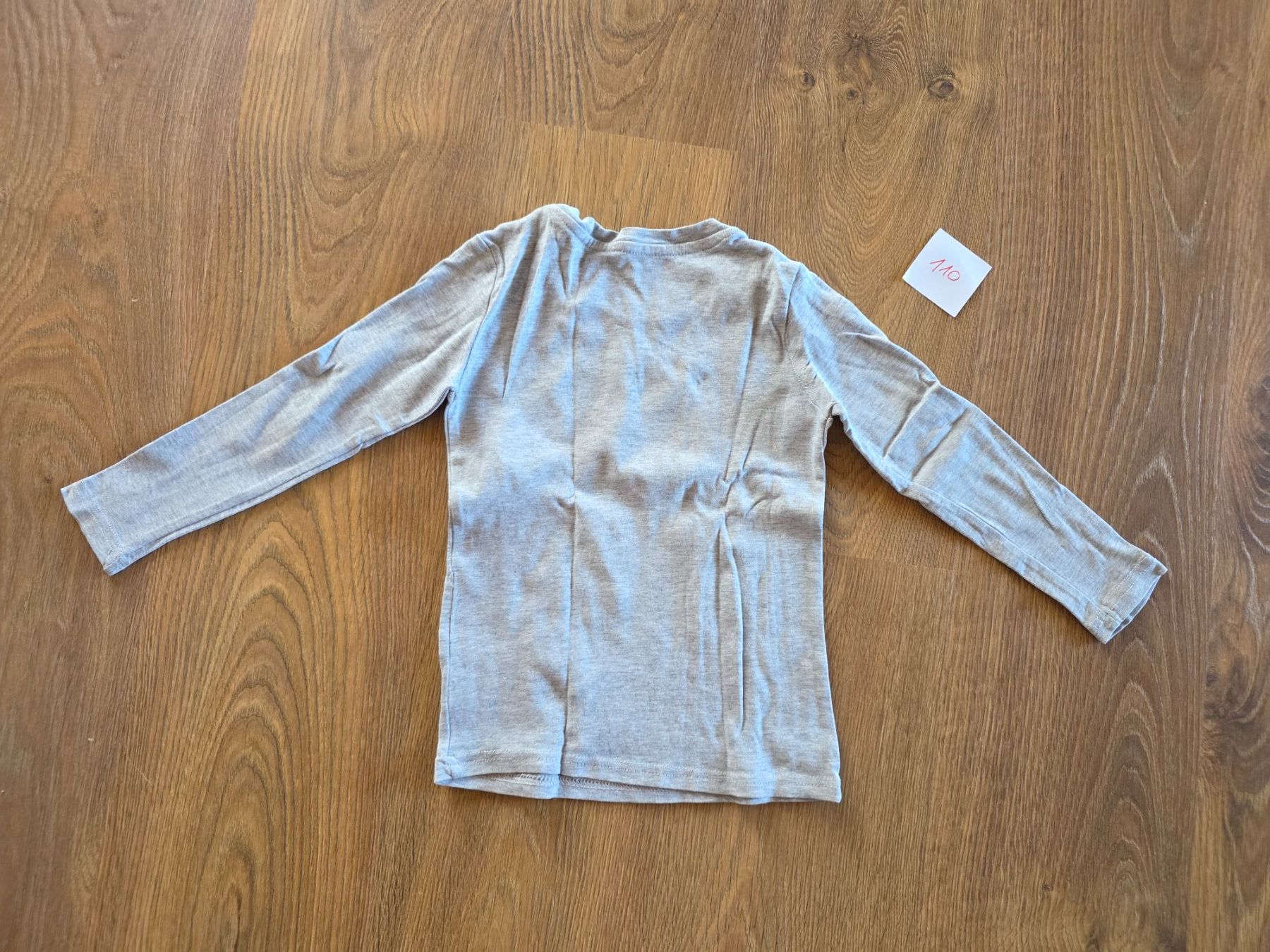 H&M Chemises, T-shirts & Polos: Langarmshirt, Longsleeve H&M Gr. 110 – D'occasion à Nebikon par Japostyle 2