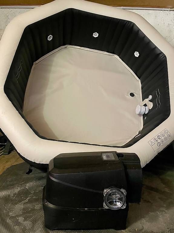 Intex Whirlpool: Intex Pure Spa Octagon Bubble Jet Whirlpool – Usato da Triesenberg venduto da wintersunfun 1