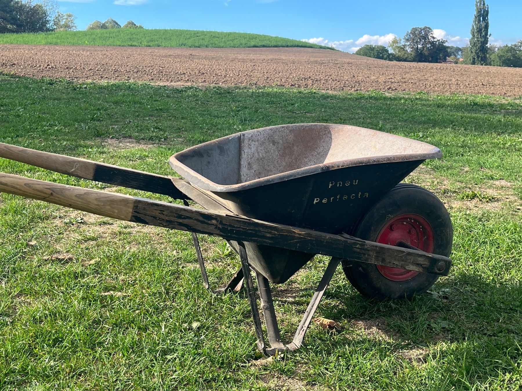 Brouettes: Baustellen Schubkarre – D'occasion à Allmendingen b. BE par juair 4