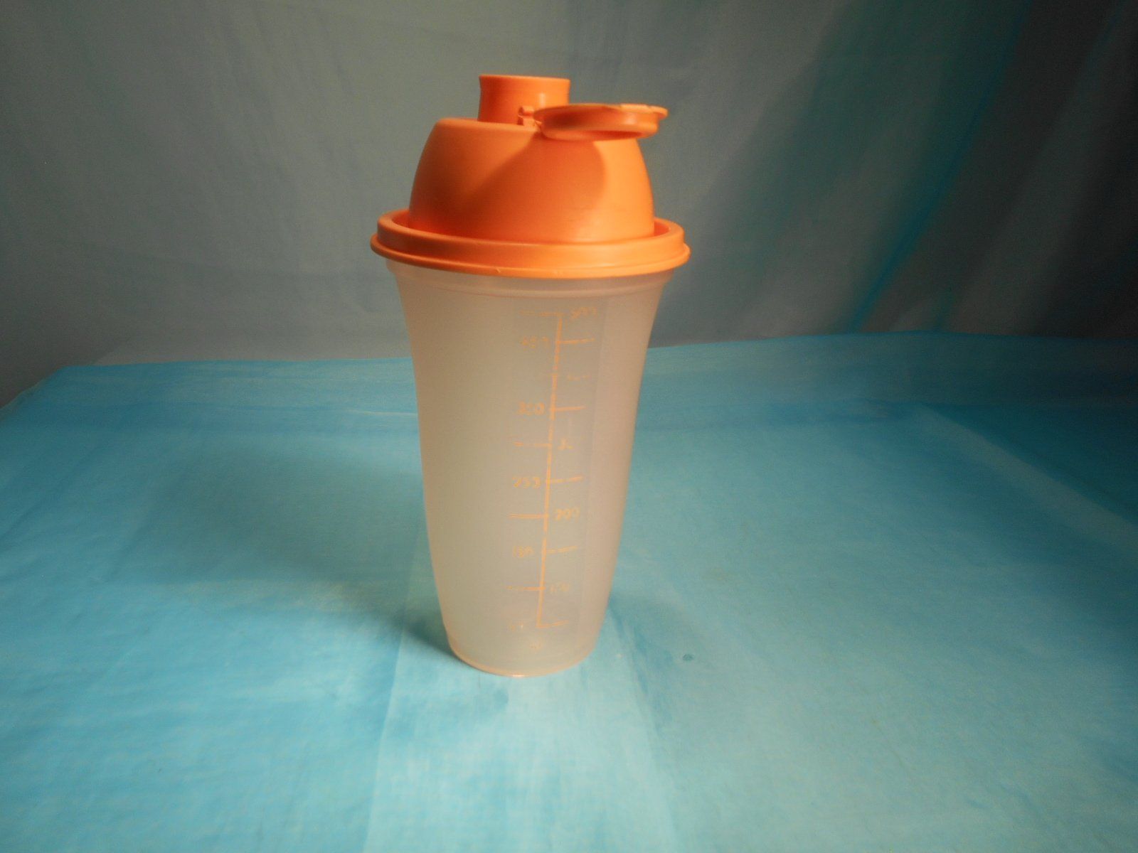 Tupperware Contenitori & Simili: Tupperware Quick Shake bis 5dl Skala – Usato da Bellach venduto da JingleCherry 2