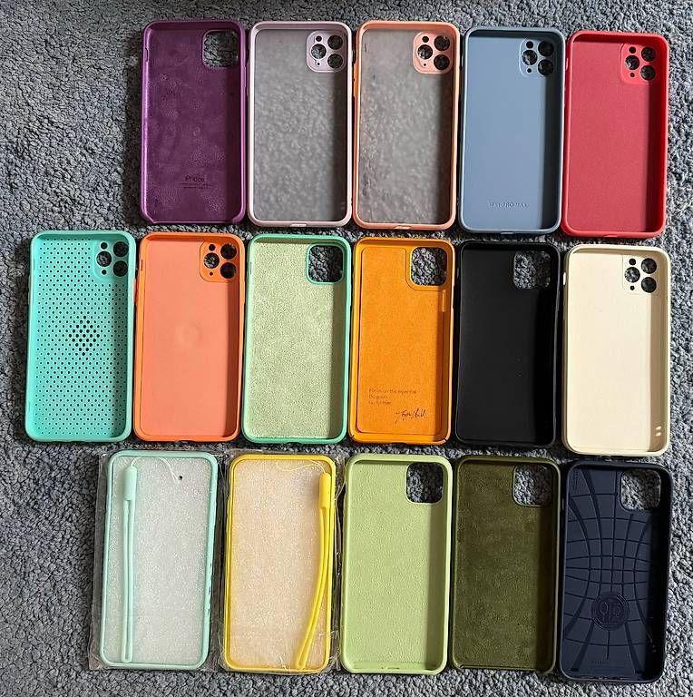 Apple Cover & Protezioni schermo: iPhone 11 Pro Max cases – Usato da Basel venduto da Alena_ 1